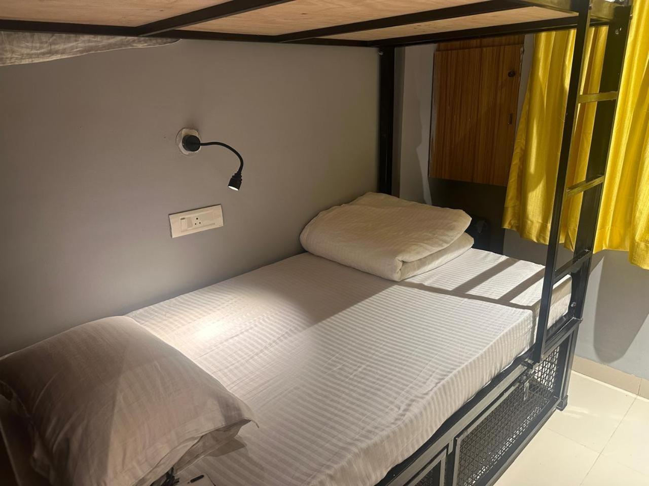 Travotale Hostel And Cowork Koregaonpark Pune Exterior foto