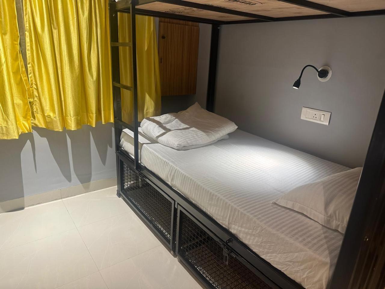 Travotale Hostel And Cowork Koregaonpark Pune Exterior foto
